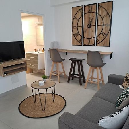 Appartement Cosy, T2 Situe En Centre Ville De Saint-Pierre Exterior photo